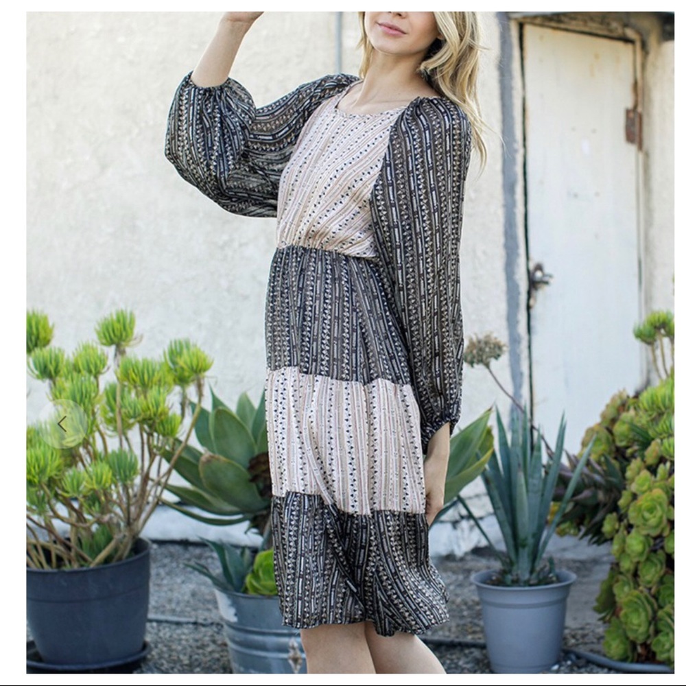 ✨LAST ONE✨Floral print woven color block dress - Picture 4 of 6